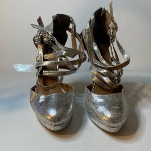 Sophia & Lee Shoedazzle silver Strappy size 10
